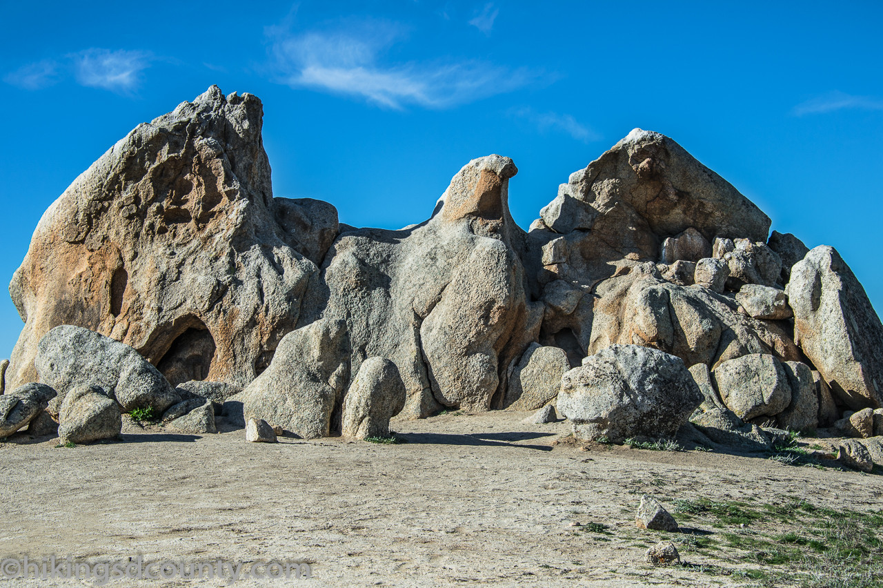 Overview of Eagle Rock formation in California