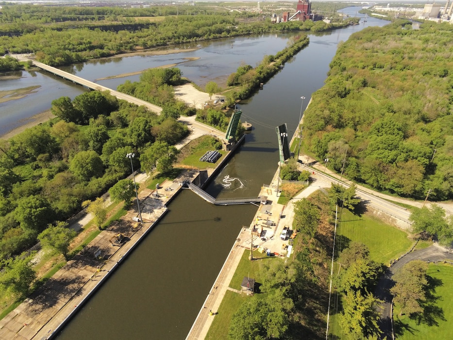 Aerial photo of Brandon Road Lock & Dam in Joliet, Illinois.