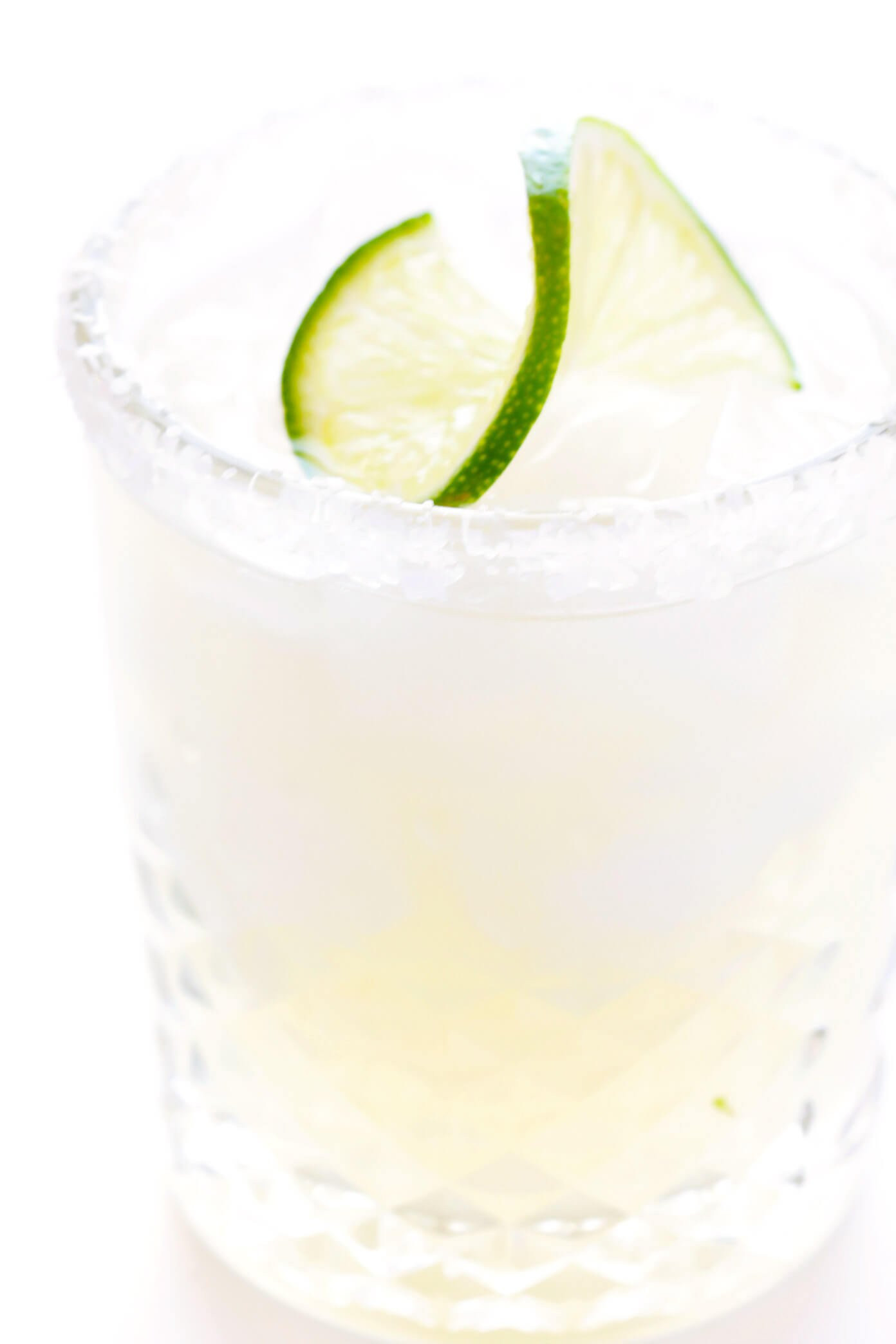 Classic Margarita Recipe in Glass with Lime