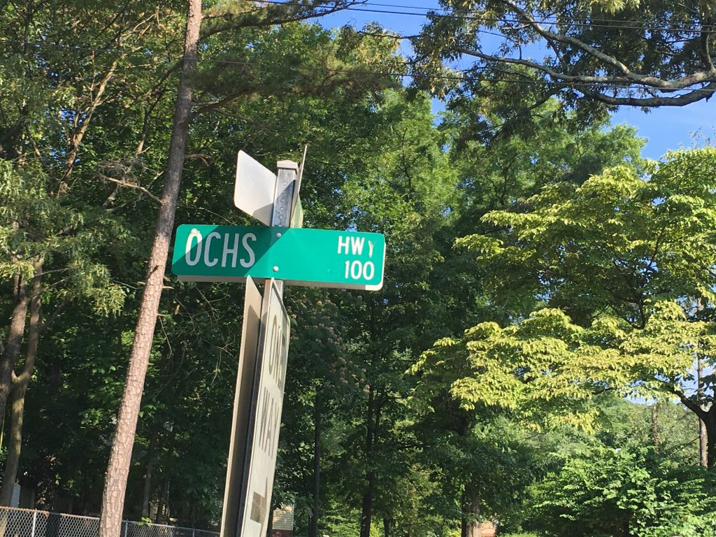 Rock City Entrance Sign on Ochs Highway