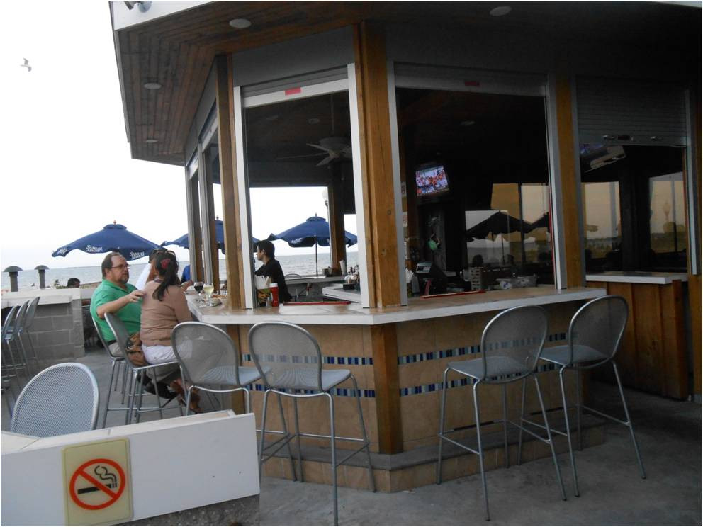 The outdoor patio bar at Jimmies of Savin Rock.