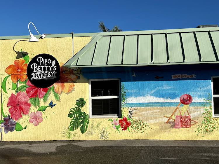 Pipo n Bettys Bakery Indian Rocks Beach Exterior