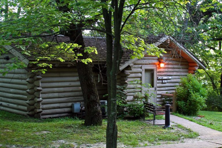 Potowatamee Pioneer Cabin exterior at Starved Rock Lodge