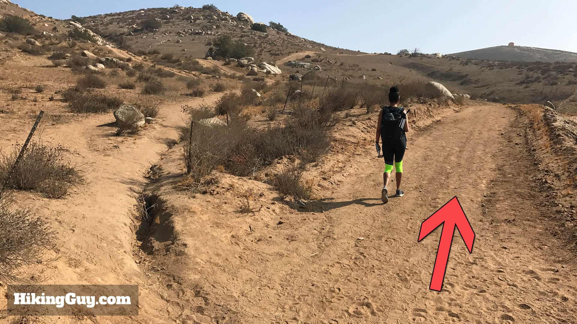 Stay on Main Trail to Pumpkin Rock: Keep to the wider, established path and avoid smaller side trails to stay on the correct route to Pumpkin Rock.