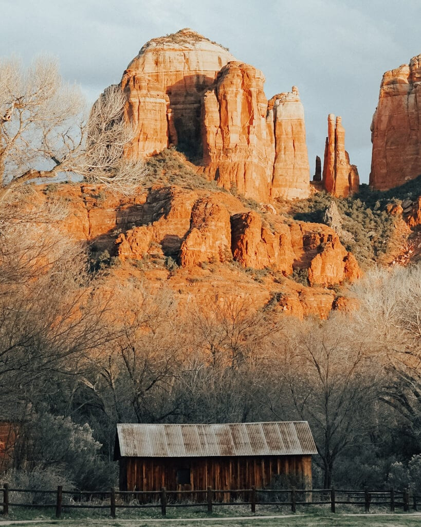 Another captivating sunset view from Crescent Moon Picnic Site, Red Rock Crossing, Sedona, highlighting the picturesque landscape.