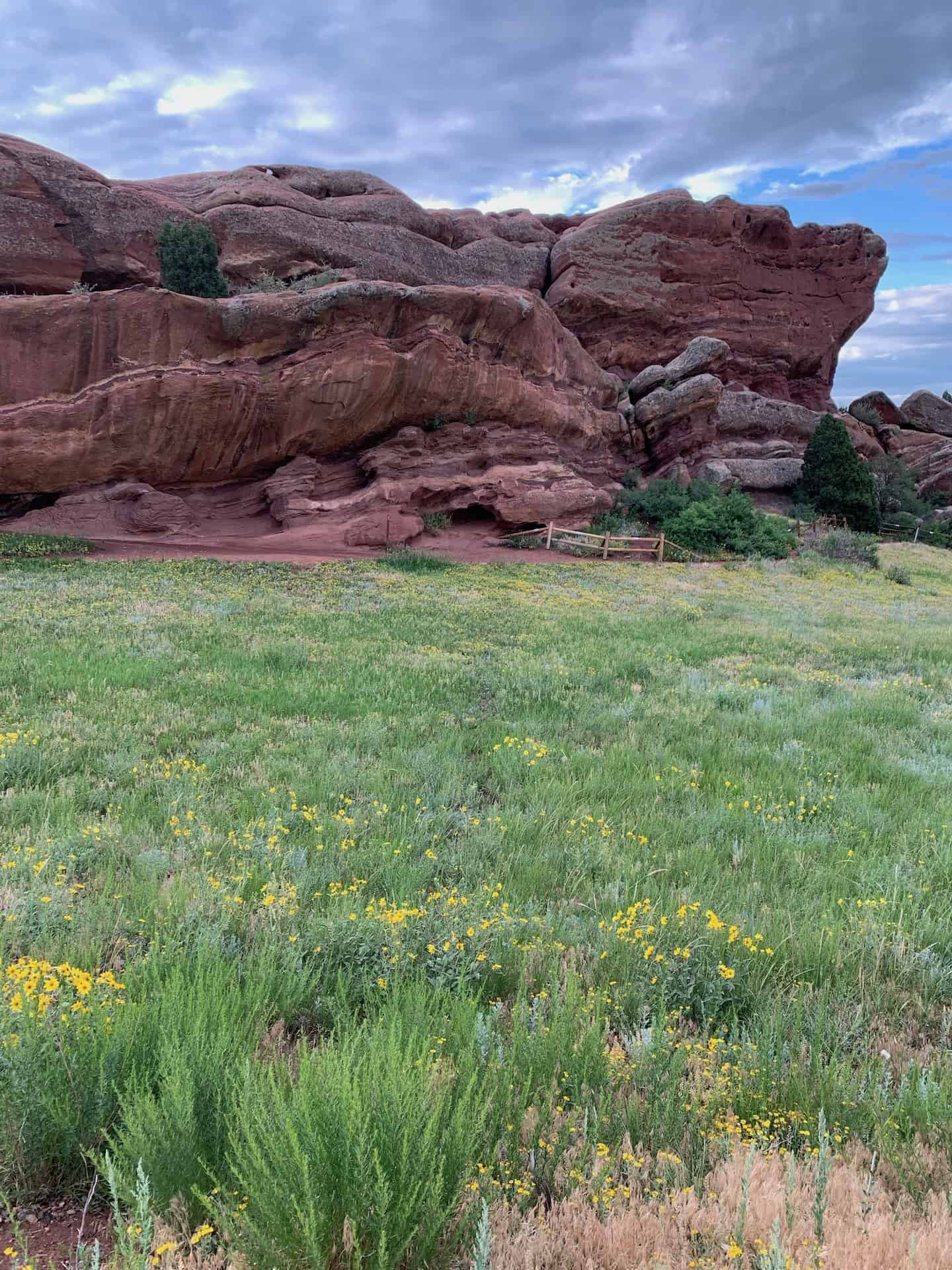 A family hiking amidst the stunning scenery of the Trading Post Trail