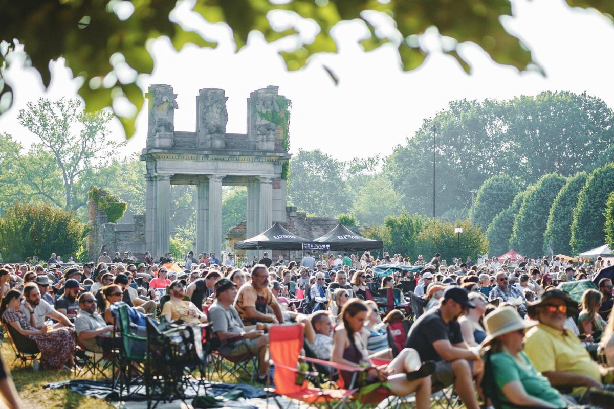 Rock the Ruins Holliday Park crowd