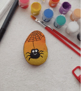 Spider Rock Painting Ideas for Halloween Decorations