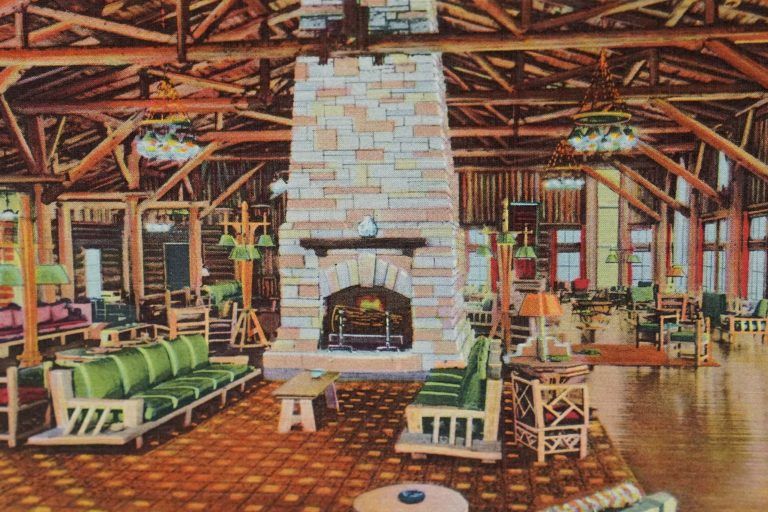 Colorized postcard of the Great Hall at Starved Rock Lodge, highlighting its architectural grandeur.