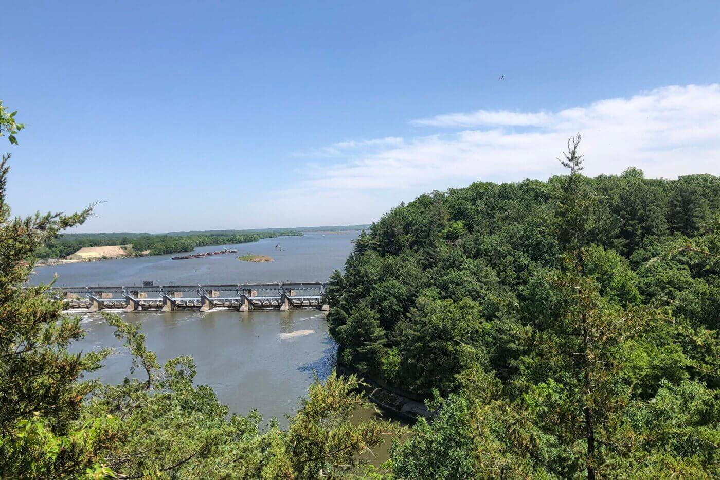 Panoramic view from atop Starved Rock, a must-see natural attraction near Starved Rock Lodge.