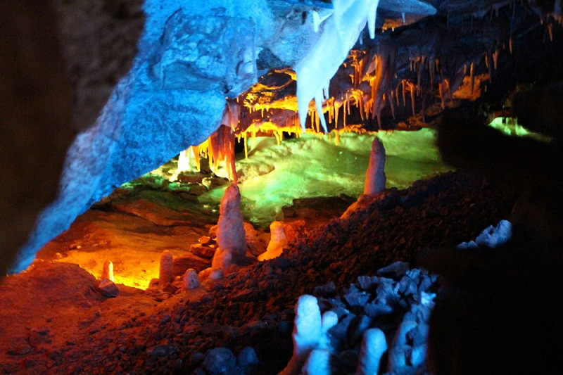 Entrance to Crystal Dome cave, Mystic Caverns, Jasper, Arkansas, inviting exploration