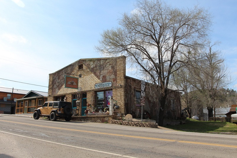 Exterior of the Cliff House Inn, overlooking the Arkansas Grand Canyon, a popular dining destination