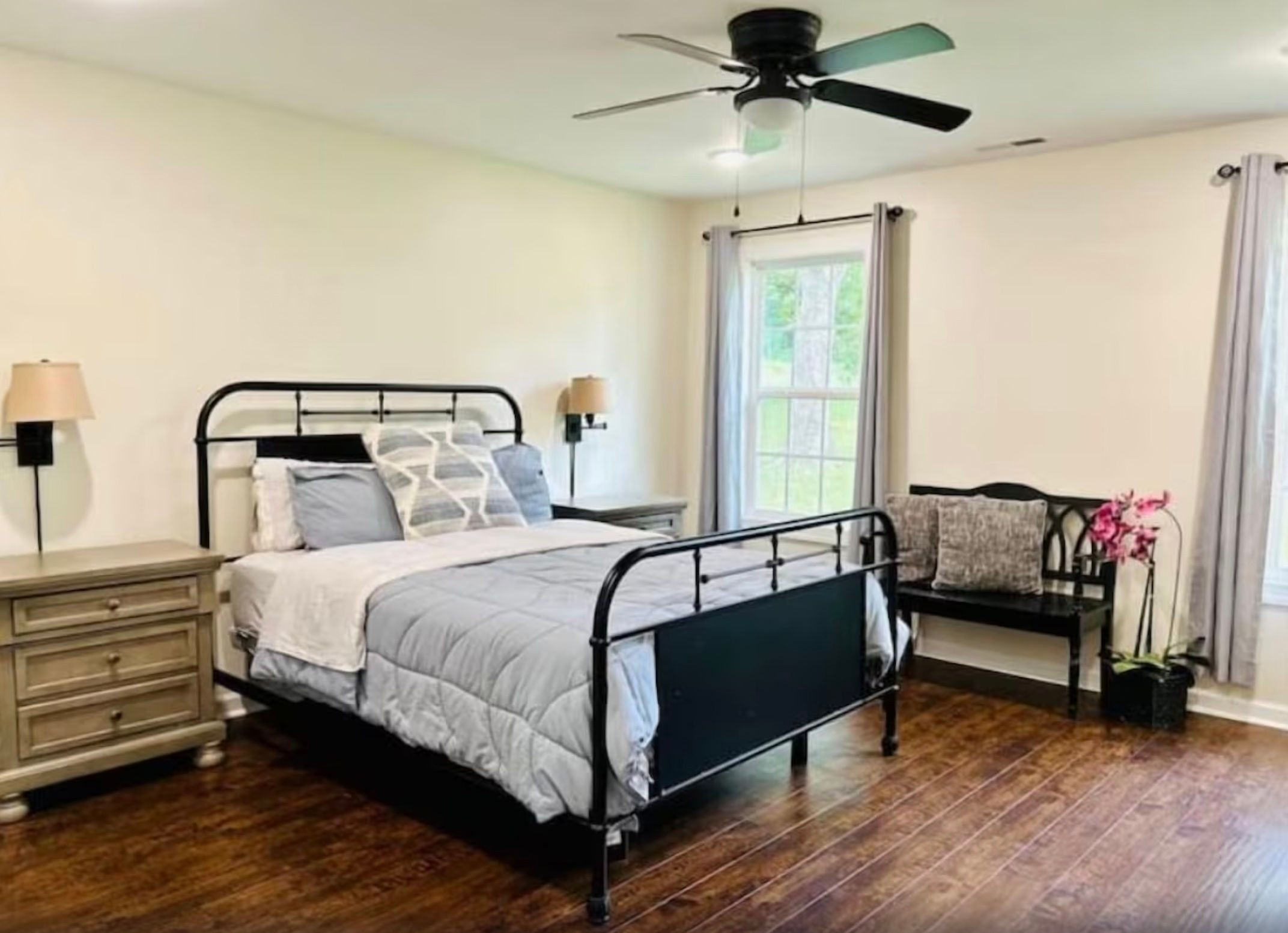 Guadalupe Home offers comfort and convenience with three bedrooms and two bathrooms for up to seven people near Rock The South.