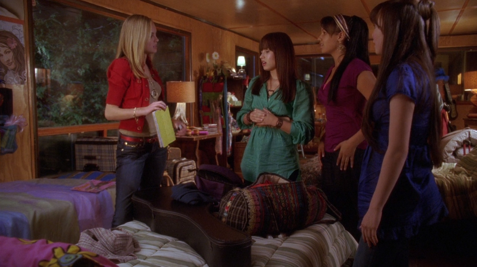 Why give the mean girl – who clearly wants Shane – such a juicy tidbit of information and have her do nothing with it?