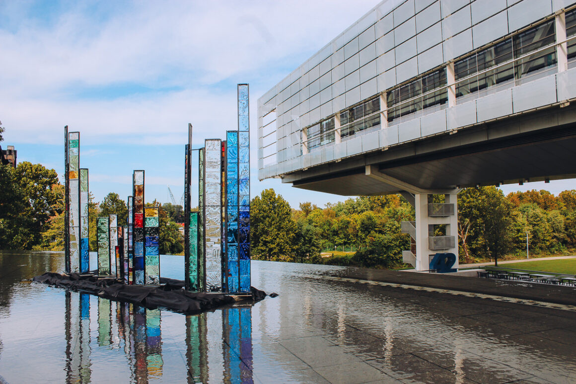 Front view of the Clinton Library in Little Rock, showcasing its modern architecture
