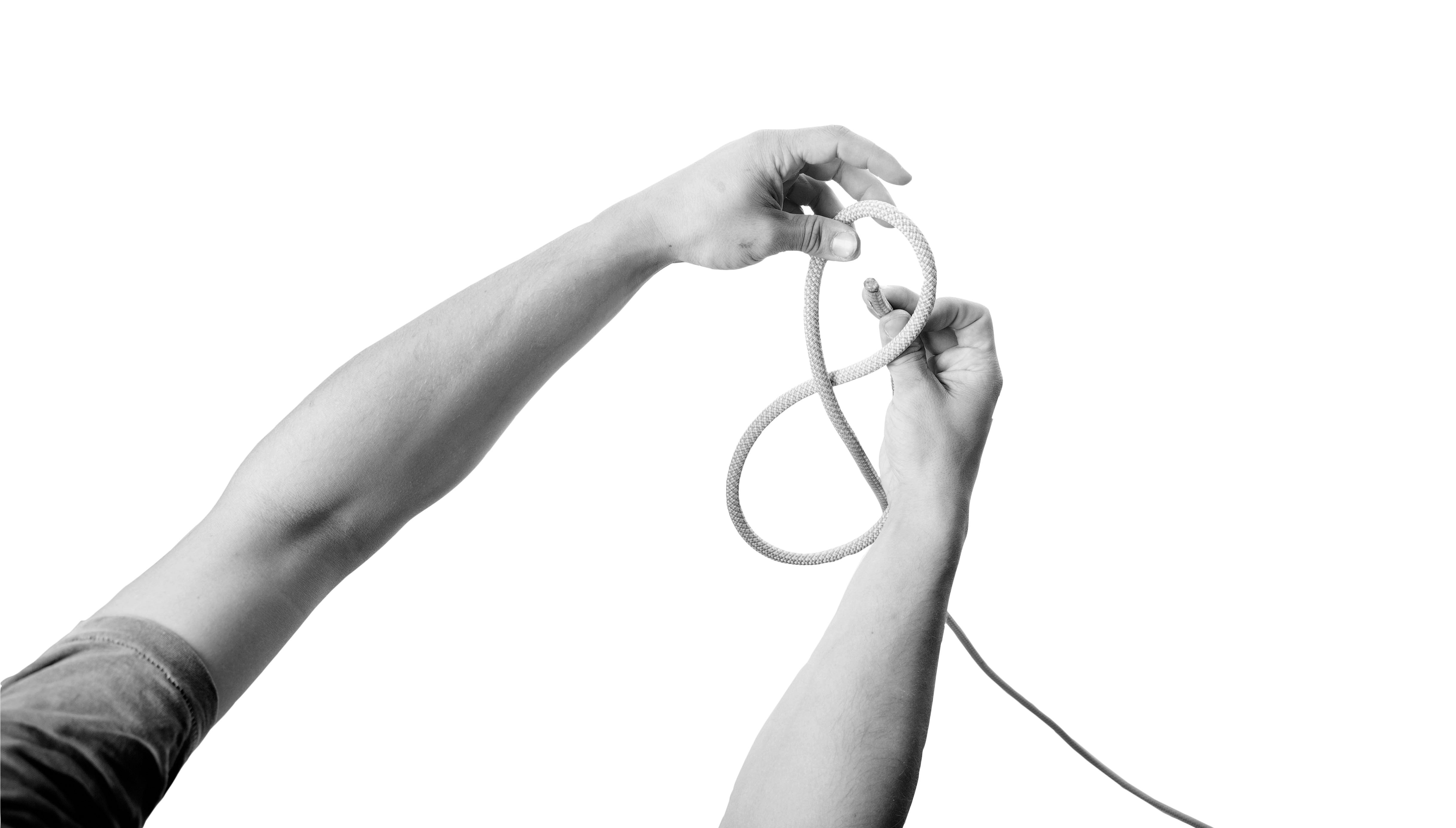 Forming figure eight for rock climbing