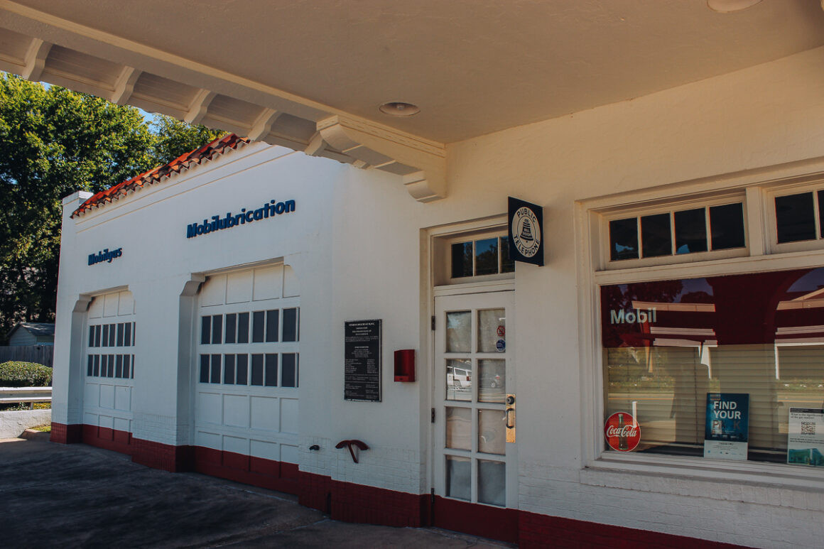 Gas station near Central High, a spot used by reporters during the Little Rock crisis