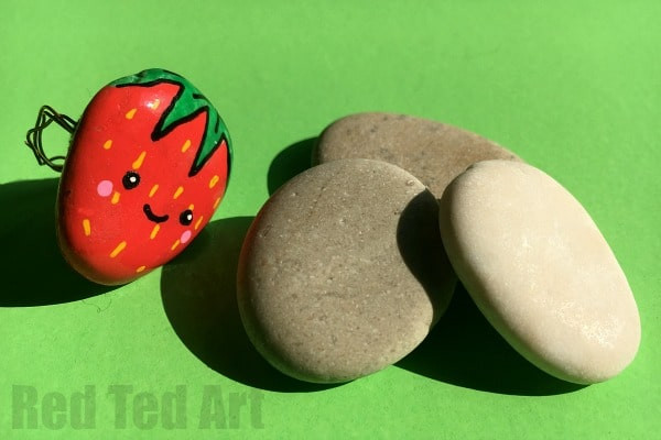 Cutting rock with a diamond saw for ring making