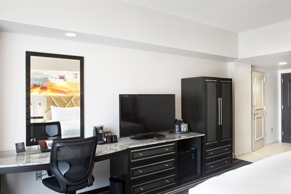 Hard Rock Tower Standard King Room with SONIFI playlist