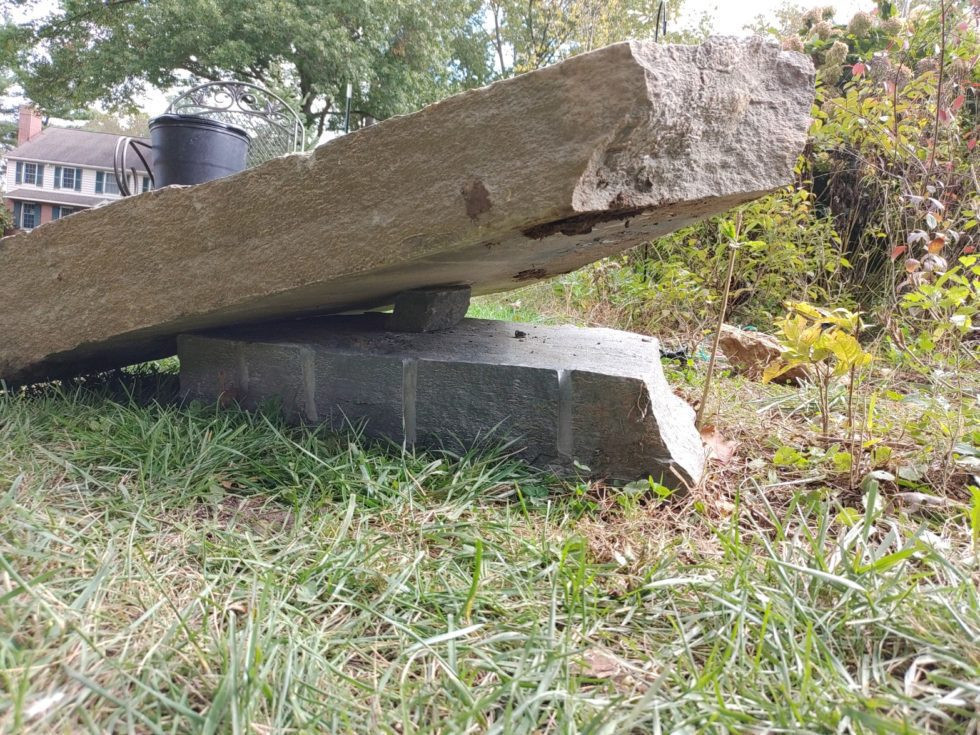 Pivot point for moving large stones