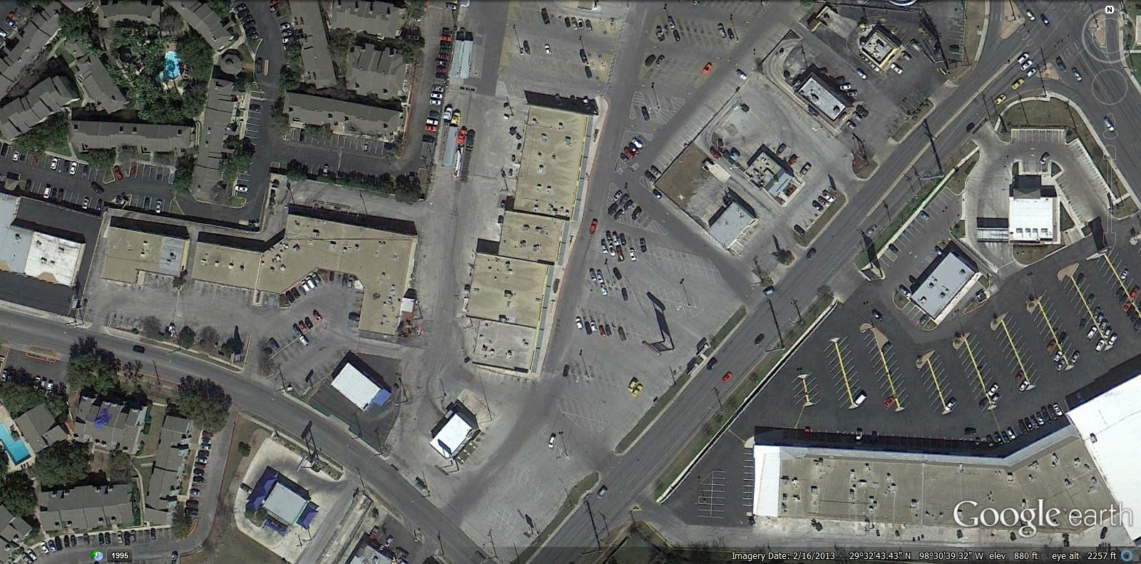 Example of a parkinglot that contributes to a heat island effect