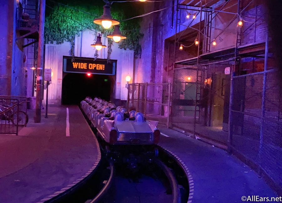 On-Ride Experience Rock n Roller Coaster