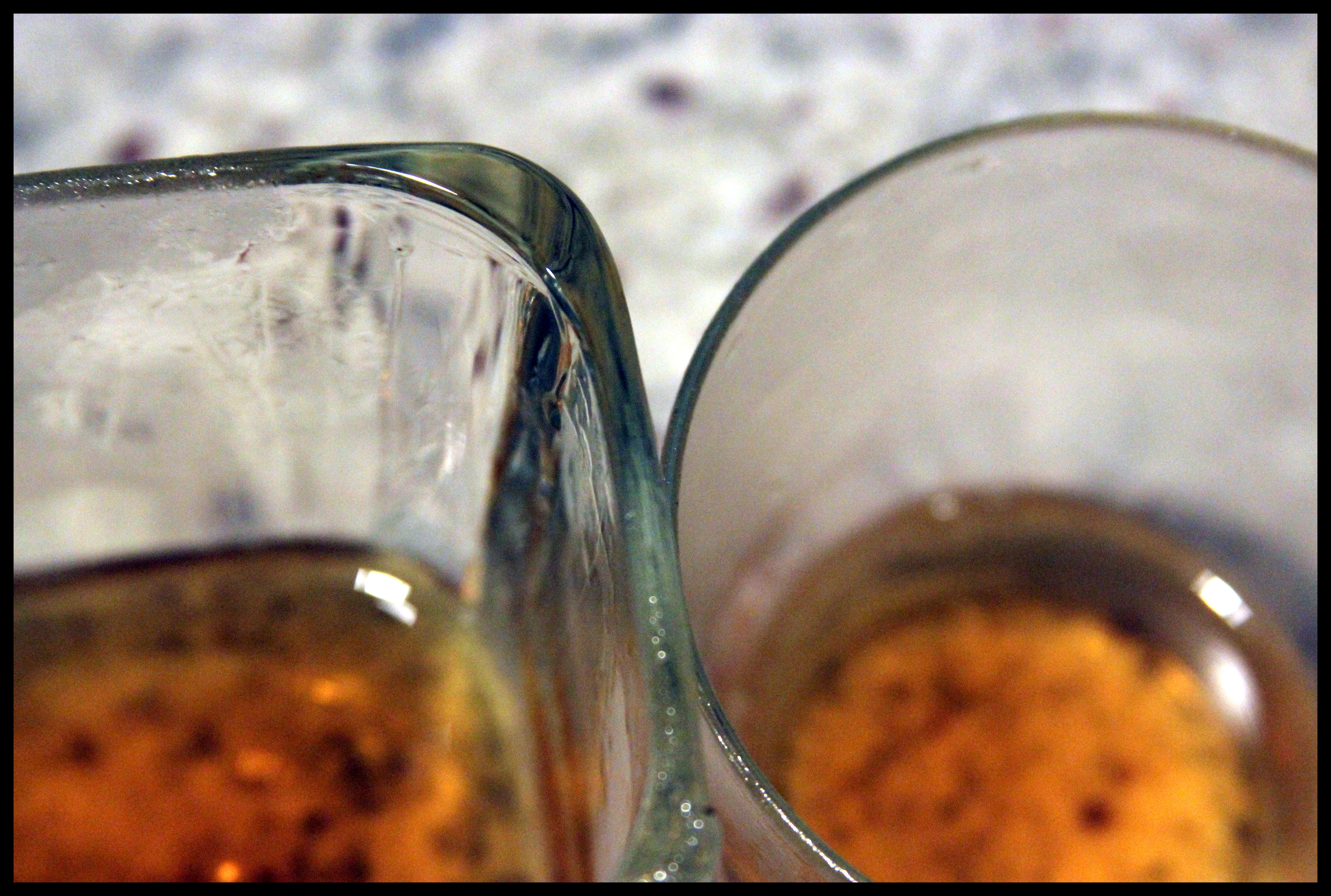 Thick glass vs. thin glass with whiskey